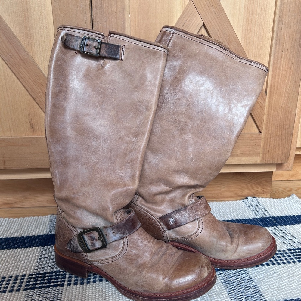 FRYE AND CO. Tan Leather Heeled Boots